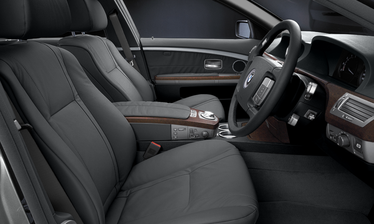 Interior of BMW 735i (E65), VIN WBAGL420X0DD81049