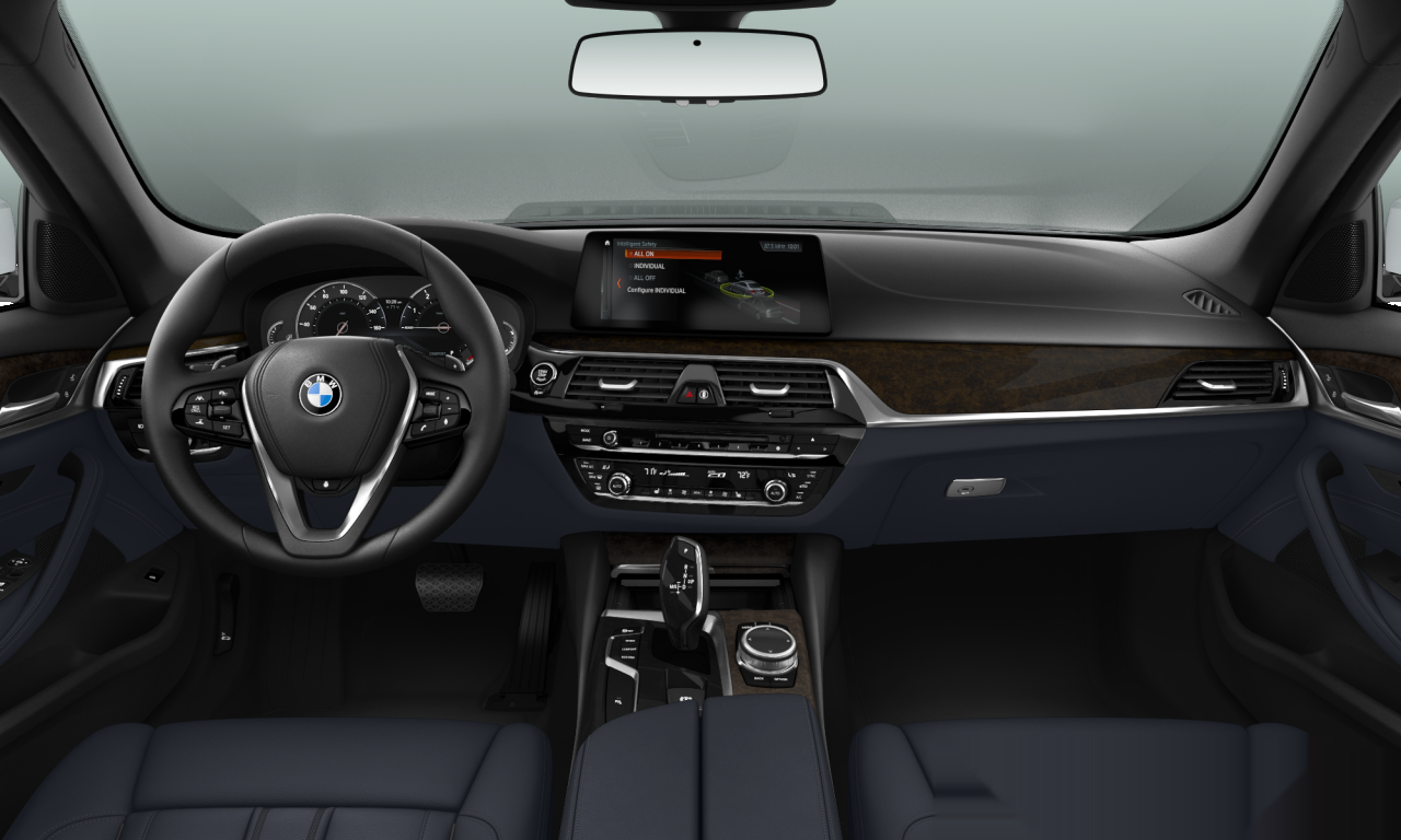 Interior of BMW 540i xDrive (G30), VIN WBAJE7C53JWC57061