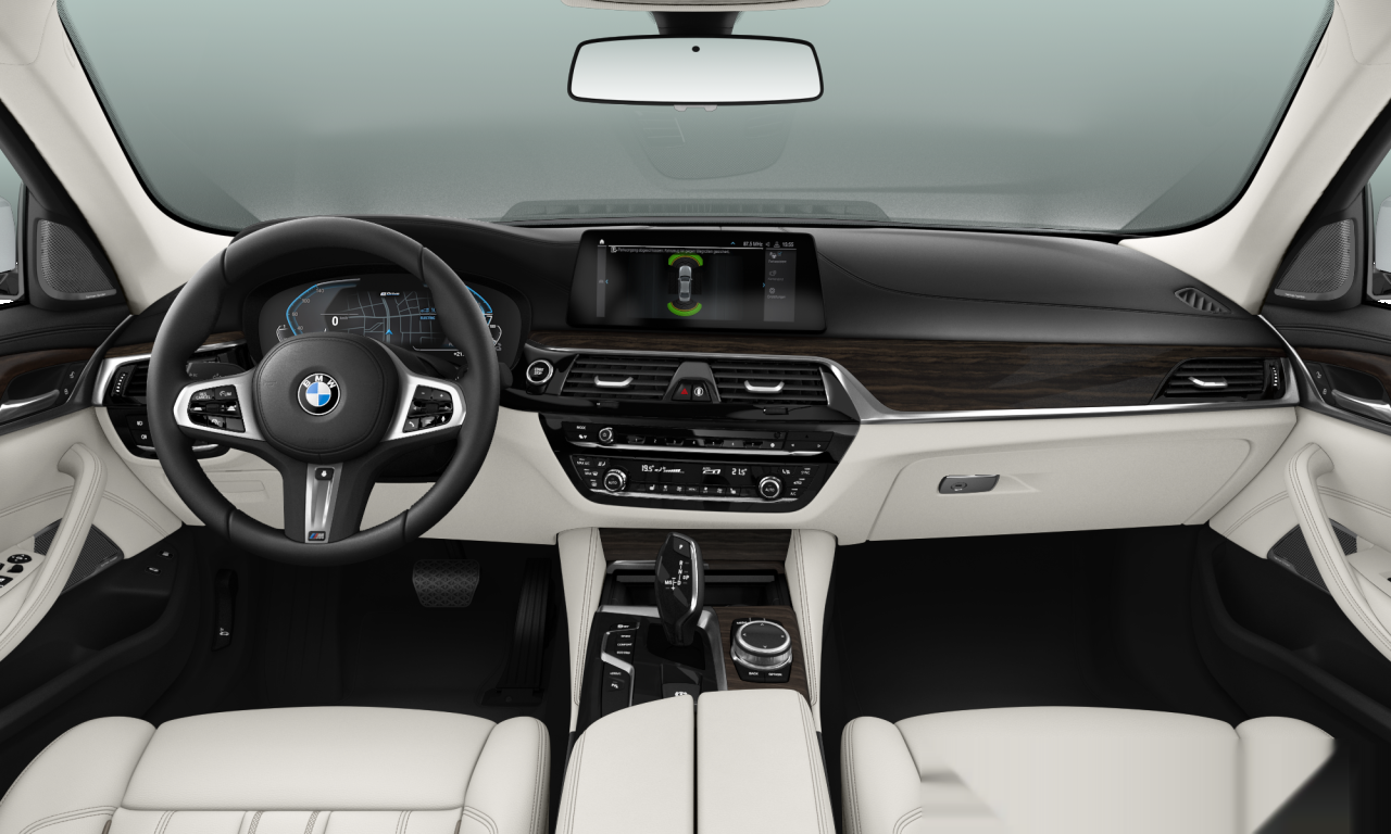Interior of BMW 530e xDrive iPerformance (G30), VIN WBAJP91030CE89432