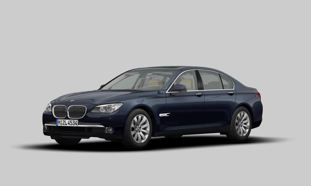 Exterior of BMW 740i (Sedan (4 Doors)), VIN WBAKA42070CU34289