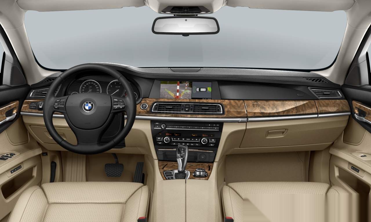 Interior of BMW 740i (Sedan (4 Doors)), VIN WBAKA42070CU34289