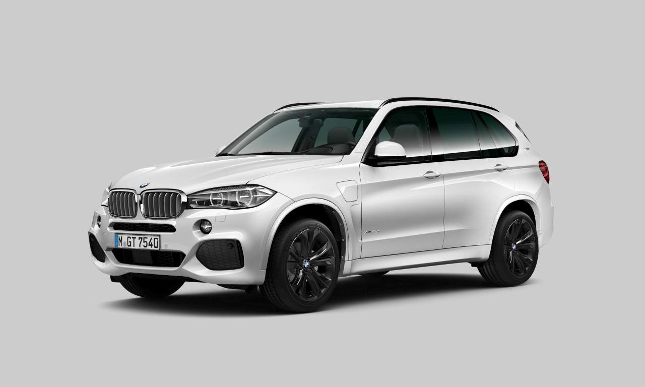 Exterior of BMW X5 xDrive40e (Sports Activity Vehicle (5 Doors)), VIN WBAKT010X00U30761