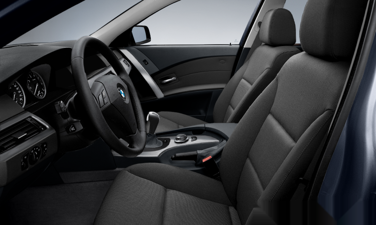 Interior of BMW 525I (E60), VIN WBANA51010CM61668