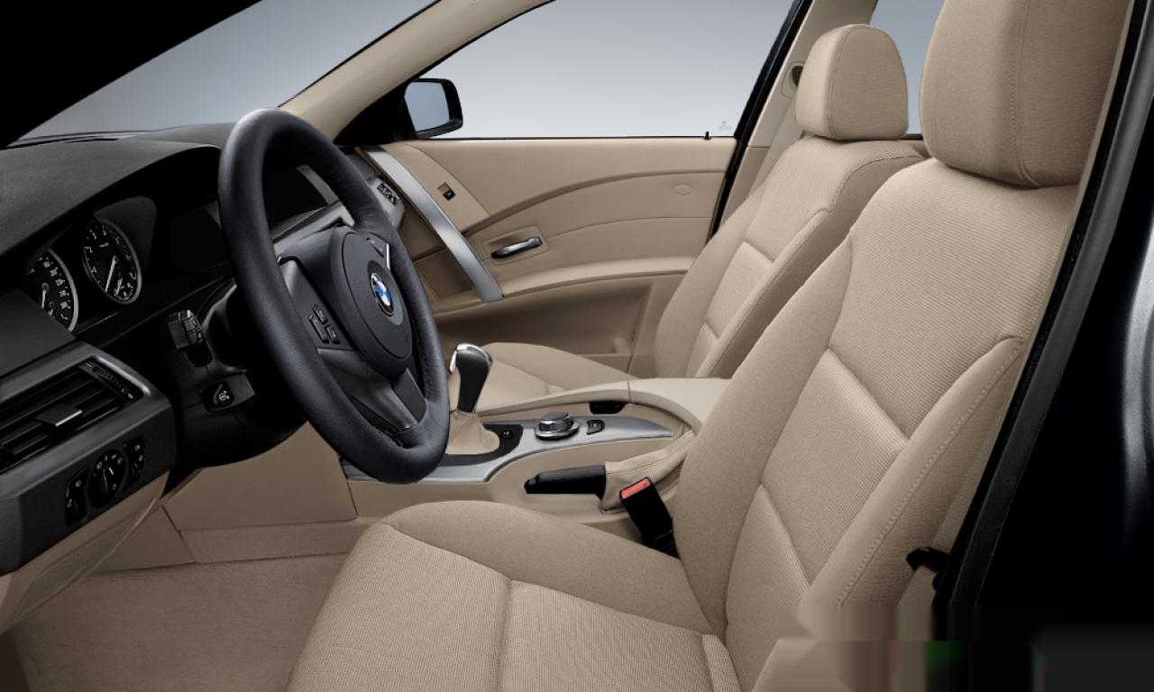 Interior of BMW 525d (E60), VIN WBANC51030B132552