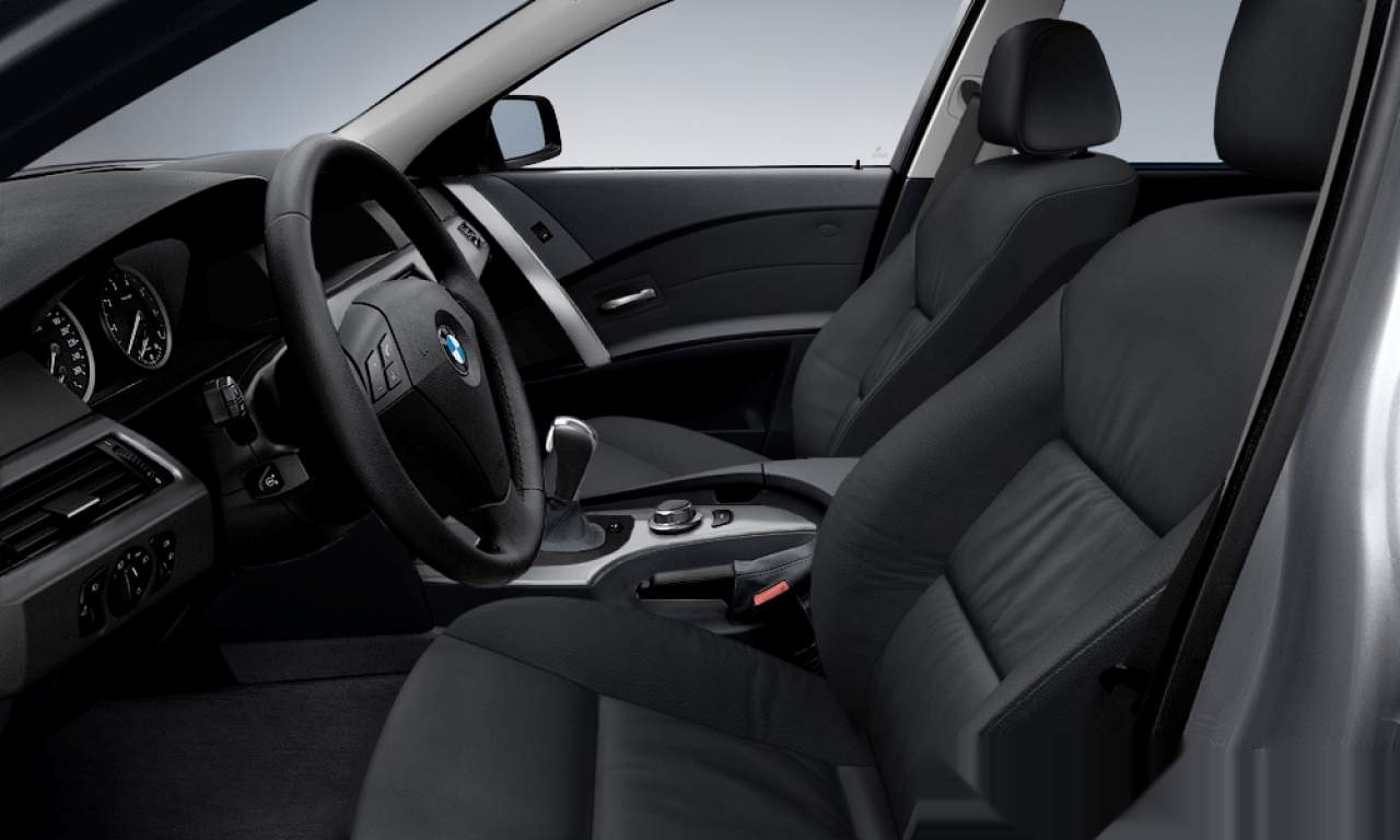 Interior of 2003 BMW 530d (Sedan (4 Doors)), VIN WBANC71020B155705