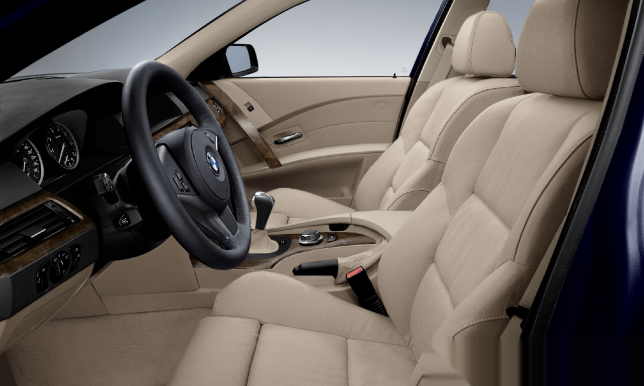 Interior of BMW 530d (E60), VIN WBANC71090B646014