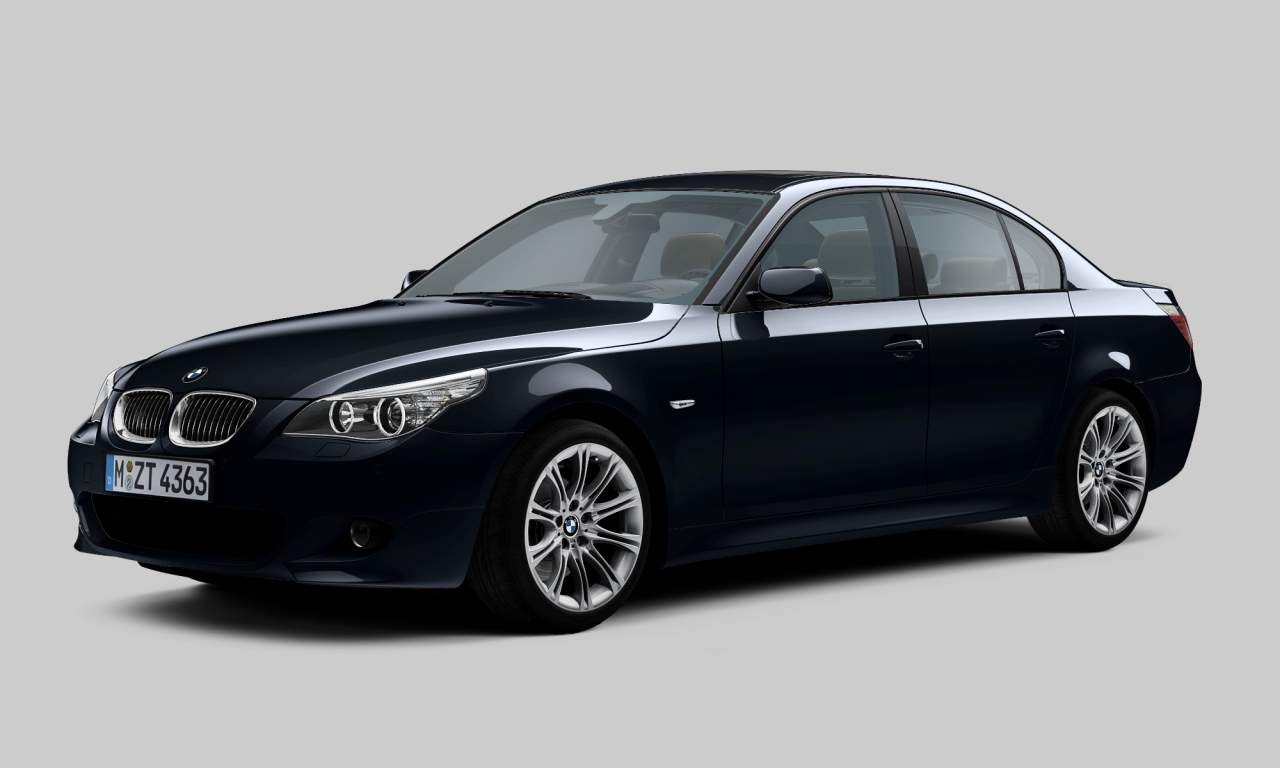 Exterior of BMW 530i (Sedan (4 Doors)), VIN WBAND71070CS88161