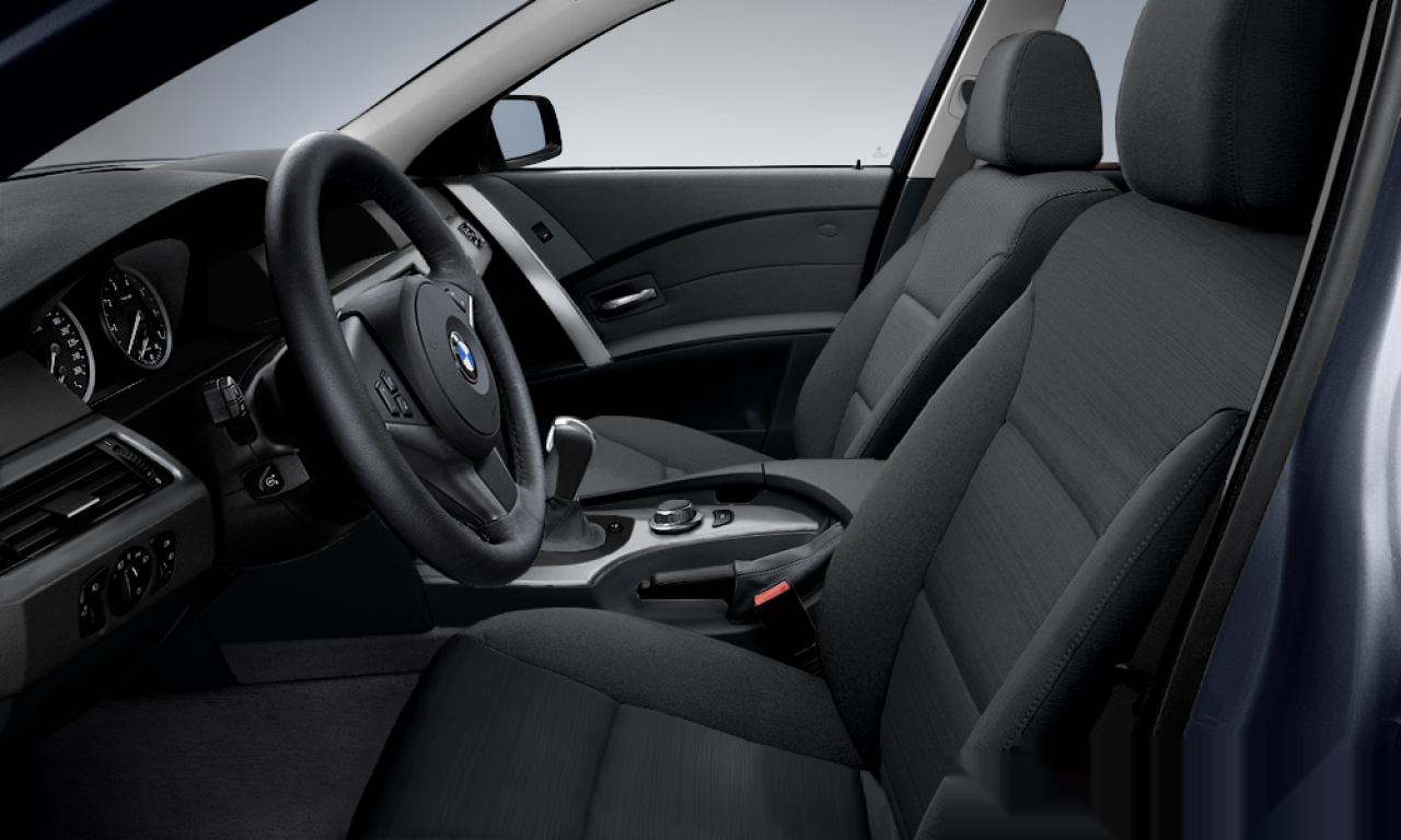 Interior of 2006 BMW 523i (E60), VIN WBANE31020B958419