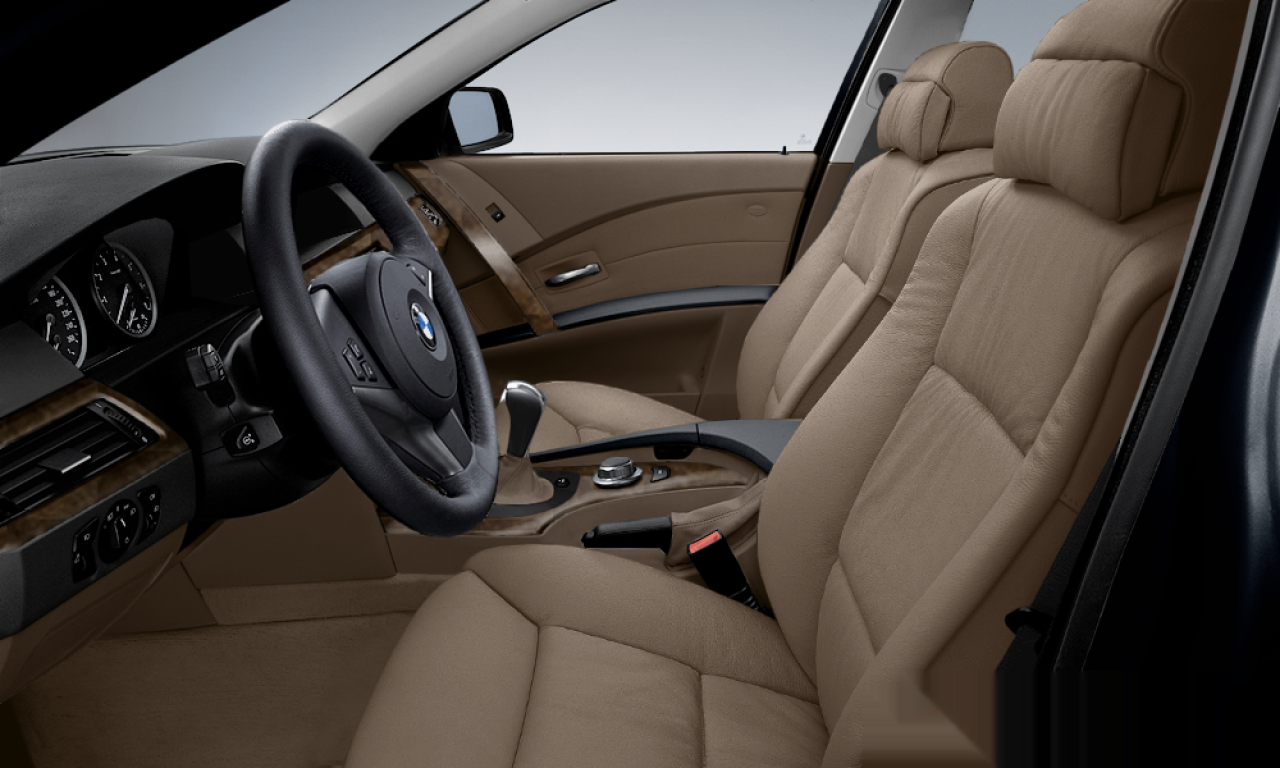 Interior of BMW 525I (E61), VIN WBANG51030B394642