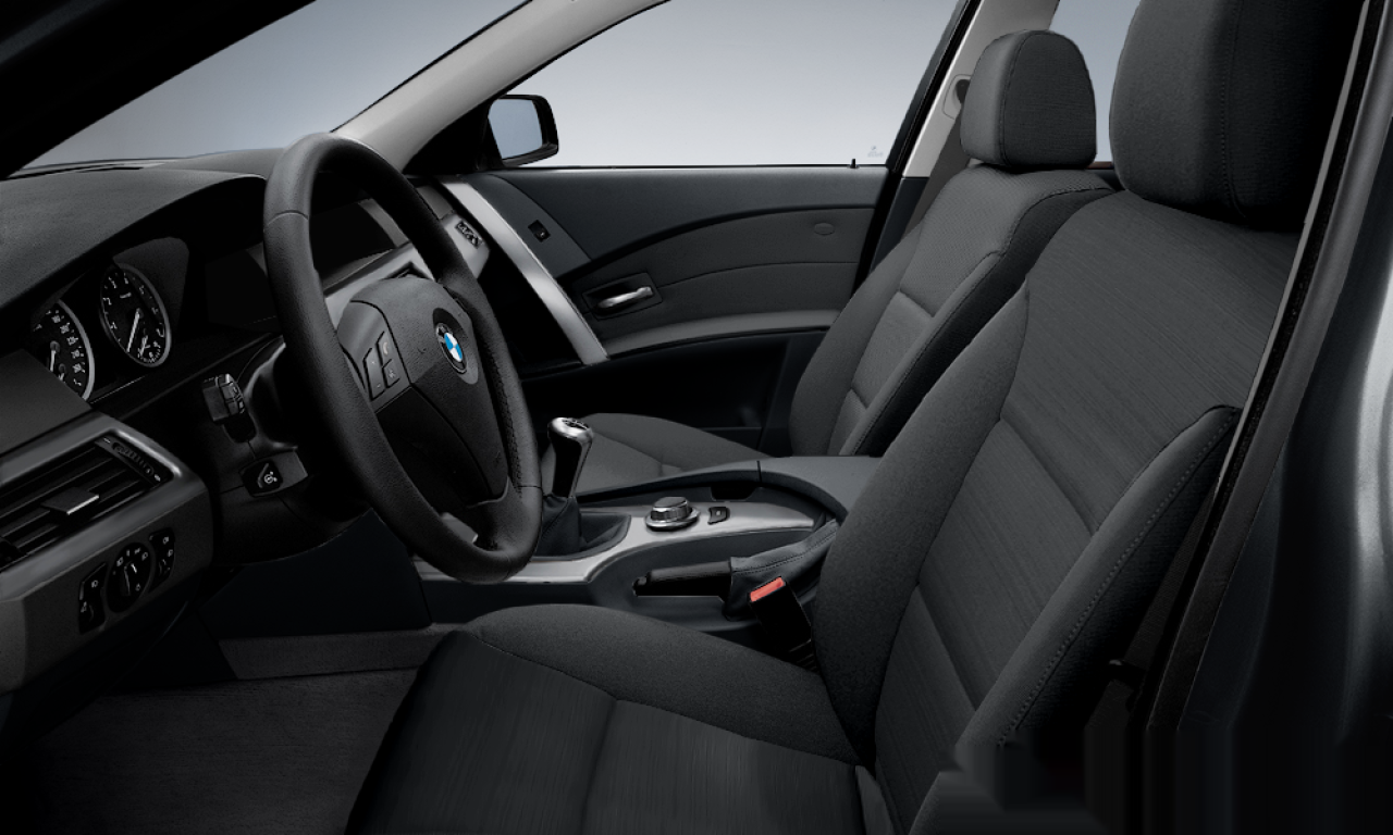 Interior of BMW 520d (E61), VIN WBANJ31030CP76606