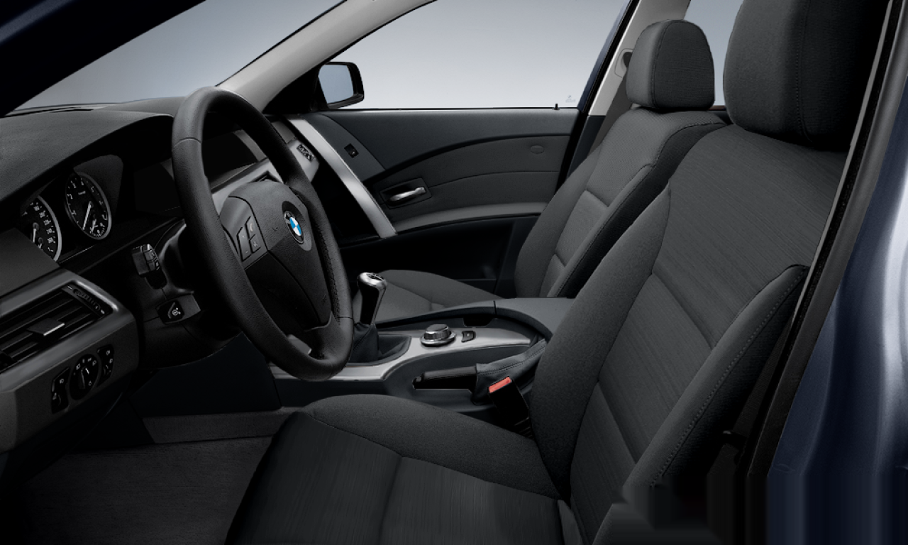 Interior of BMW 520d (E61), VIN WBANJ31050CP77059