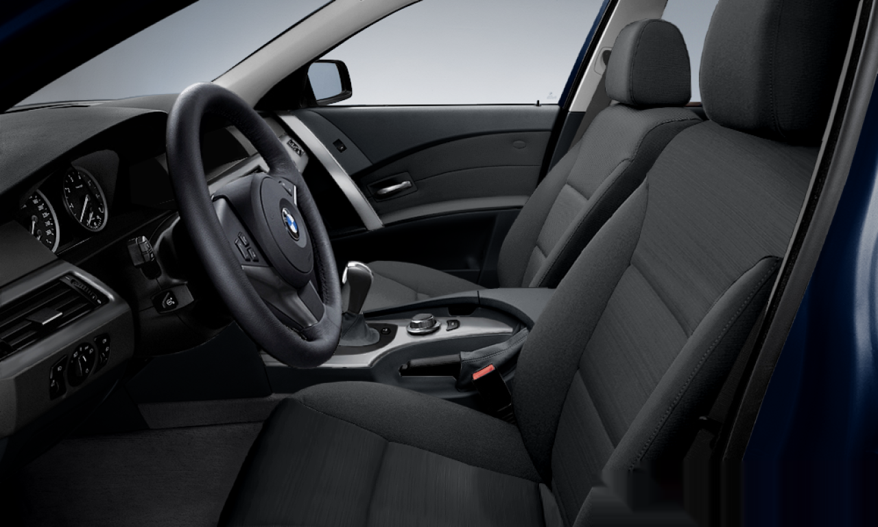 Interior of BMW 525d (E61), VIN WBANJ51050CV06806