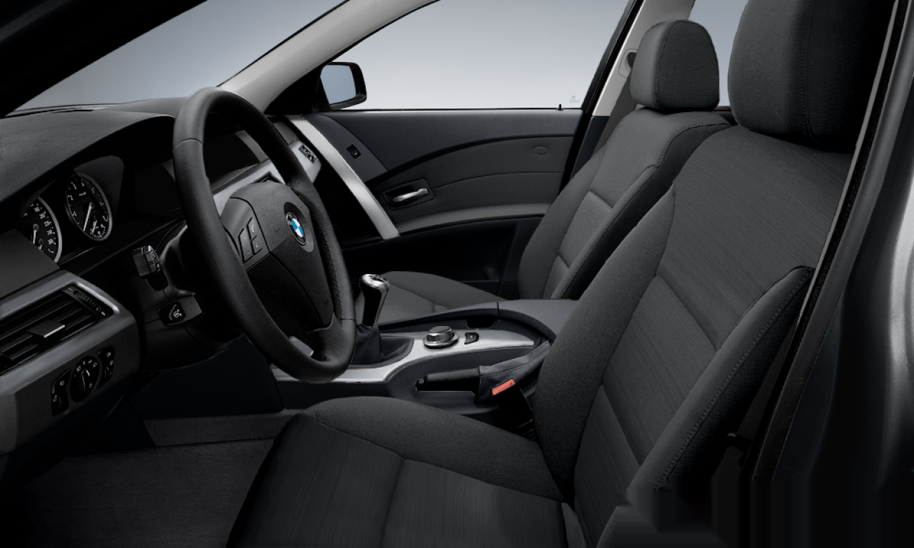 Interior of BMW 525d (E61), VIN WBANJ51080B414899