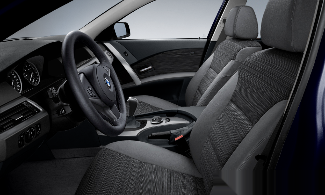 Interior of BMW 530d (E61), VIN WBANJ71000B518203