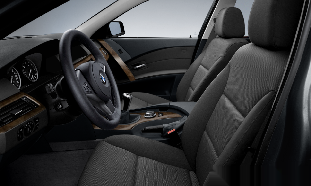 Interior of BMW 530d (E61), VIN WBANJ71020B460756