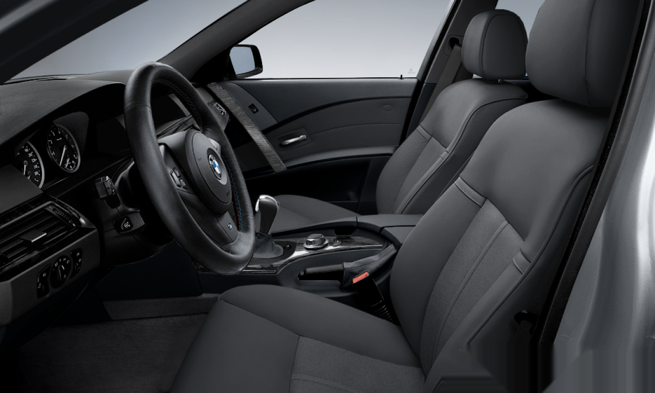Interior of BMW 535d (E61), VIN WBANJ91020CR69168