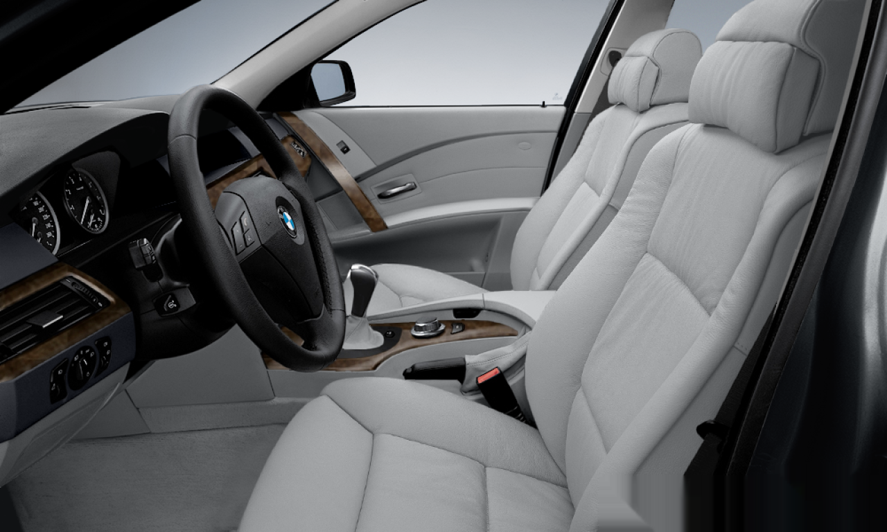 Interior of 2005 BMW 530xd (E61), VIN WBANP71000CS23191