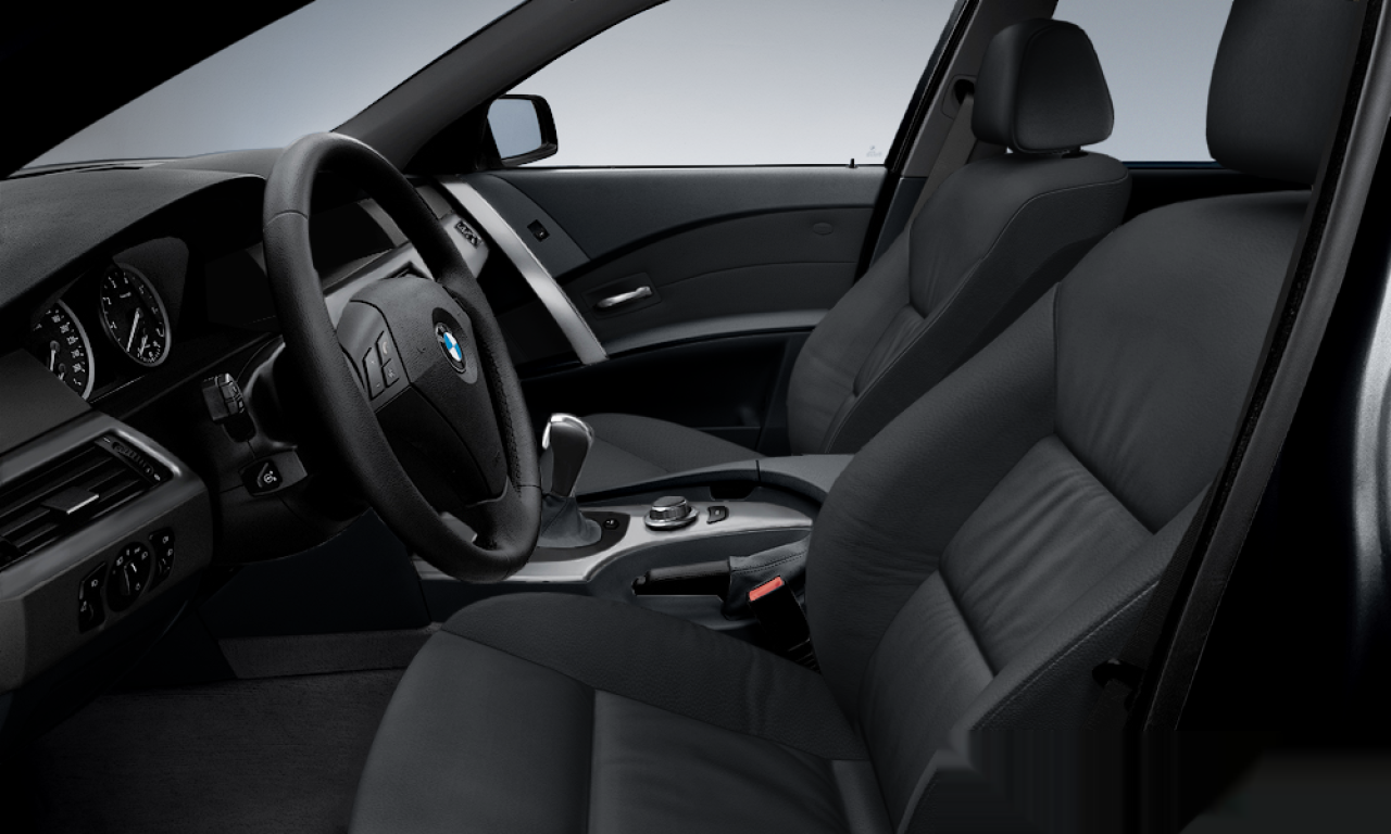 Interior of BMW 530d (E60), VIN WBANR71080CR06492