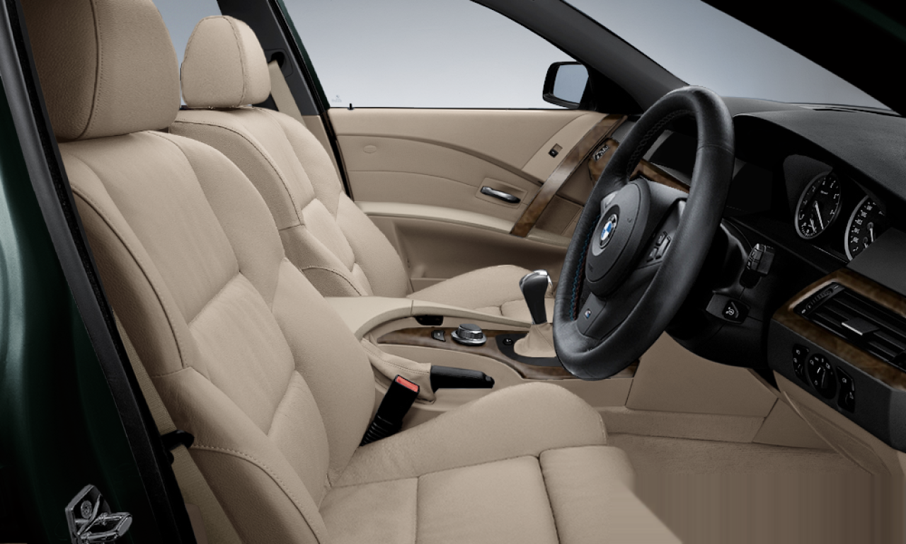Interior of BMW 530d (E60), VIN WBANR72090CR87811
