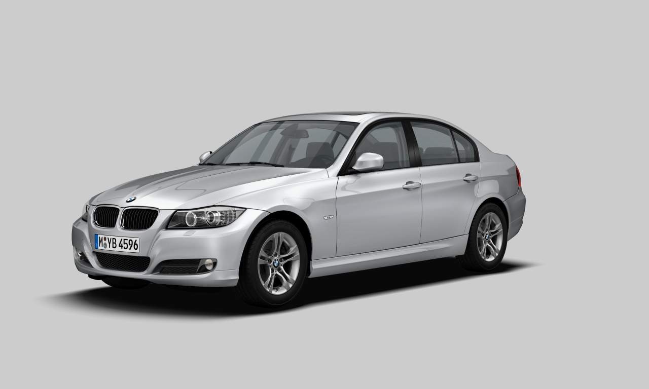 Exterior of BMW 318i (Sedan (4 Doors)), VIN WBAPF51060A418188