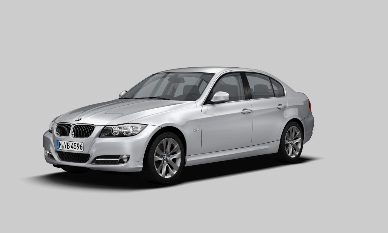 Exterior of BMW 318d (Sedan (4 Doors)), VIN WBAPG11050E853654