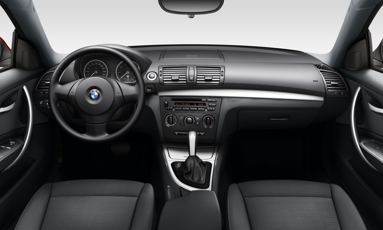 Interior of 2000 BMW 116i (E81), VIN WBAUA11090VT45160