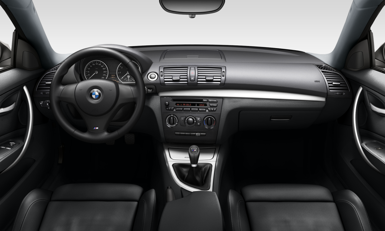 Interior of BMW 118d (E81), VIN WBAUB31040VH58955