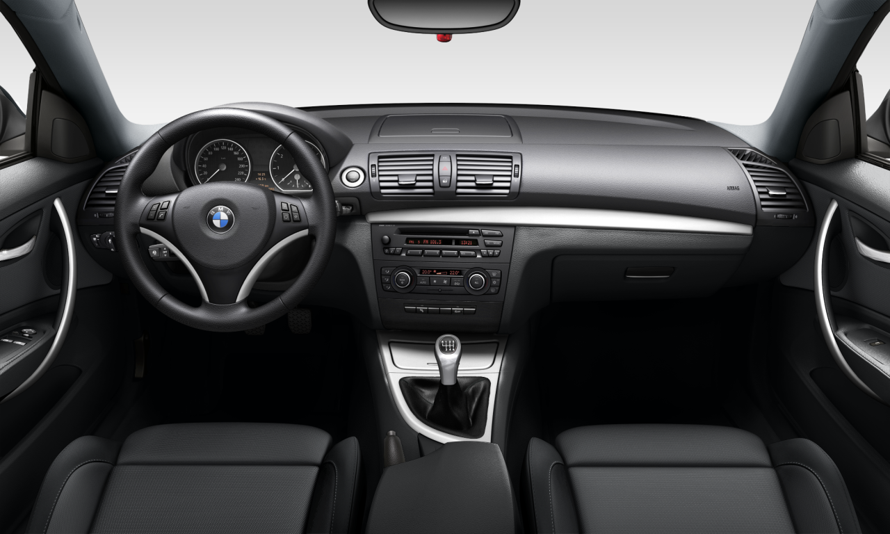 Interior of BMW 118d (E81), VIN WBAUB32000VM35336