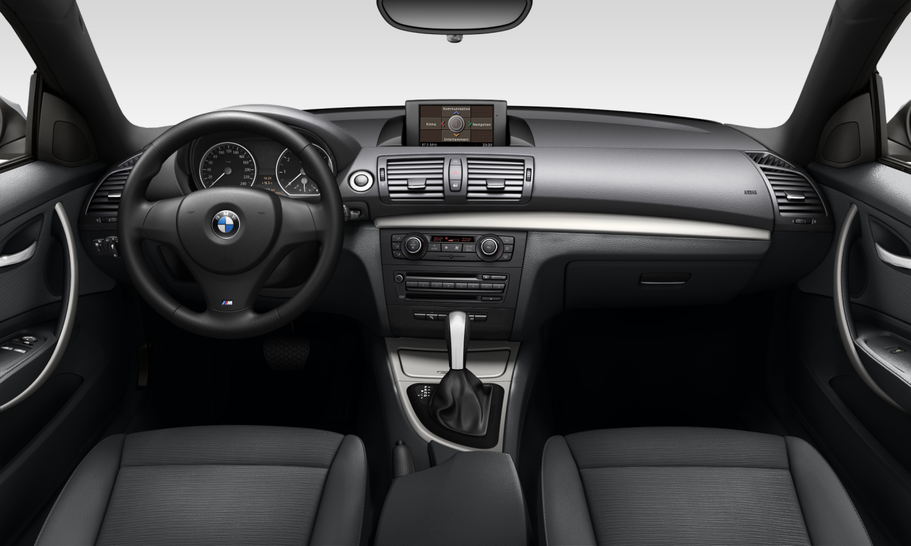 Interior of 2007 BMW 118i (E81), VIN WBAUB91000VC05447