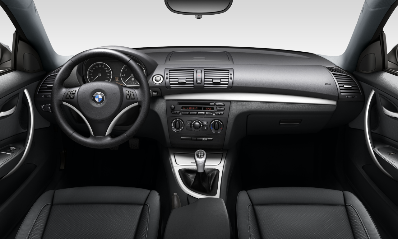 Interior of BMW 118i (E81), VIN WBAUB91060VC01578