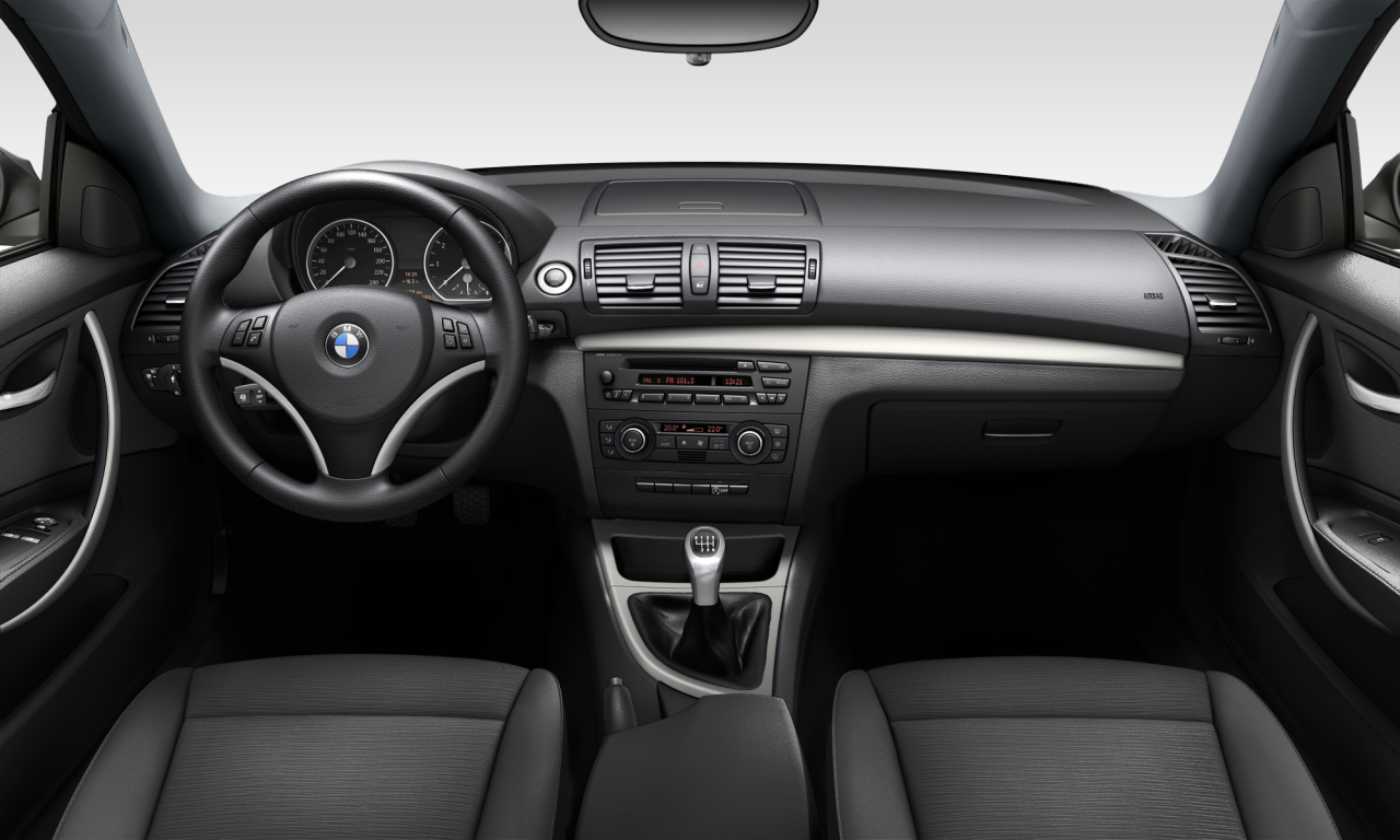 Interior of 2007 BMW 118i (E81), VIN WBAUB91060VC03105