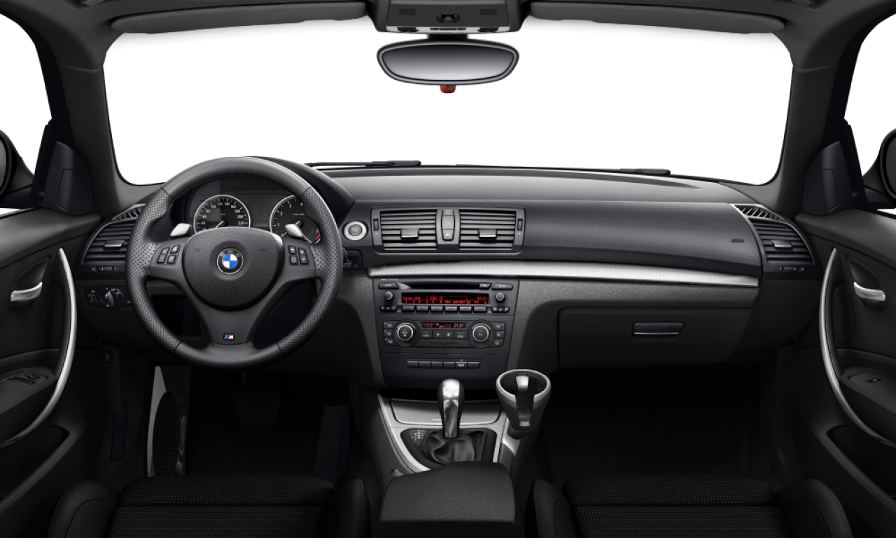 Interior of BMW 125i (E82), VIN WBAUC3103AVF44926