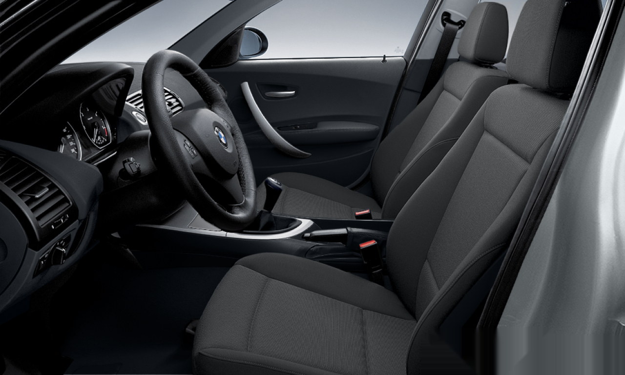 Interior of BMW 116i (E87), VIN WBAUF11020JR91617