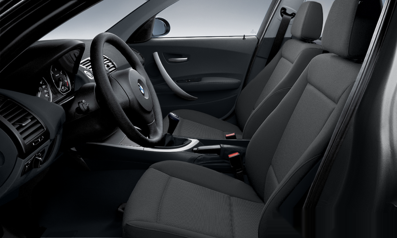 Interior of BMW 116i (E87), VIN WBAUF11090PT56035
