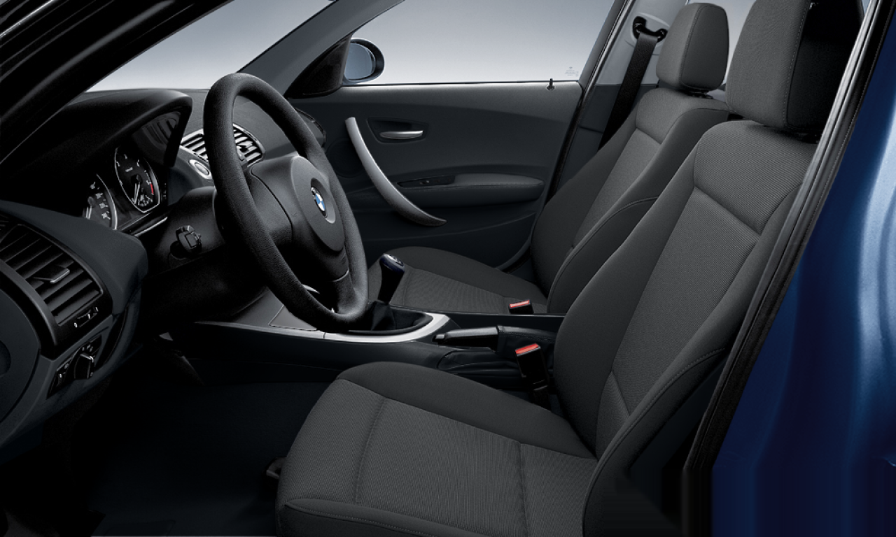 Interior of 2006 BMW 116i (E87), VIN WBAUF12090P003194