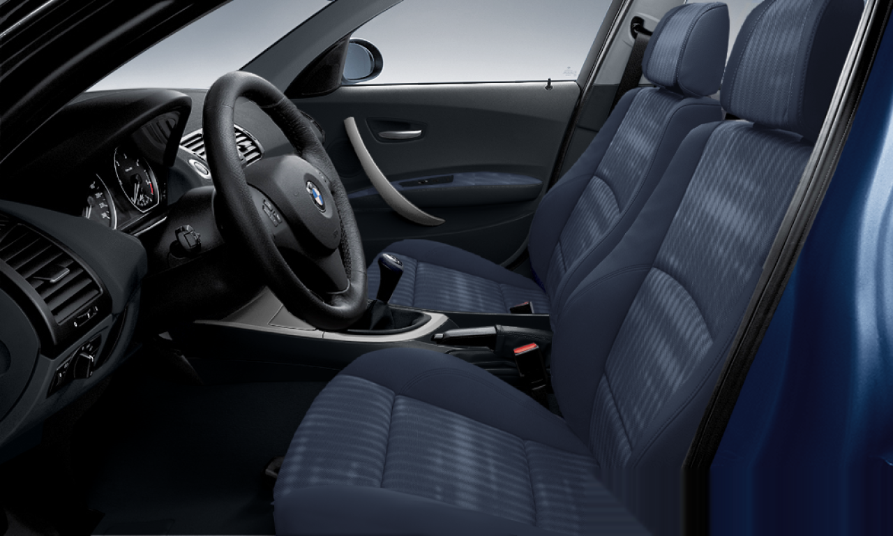 Interior of BMW 118i (E87), VIN WBAUF31030PY21114