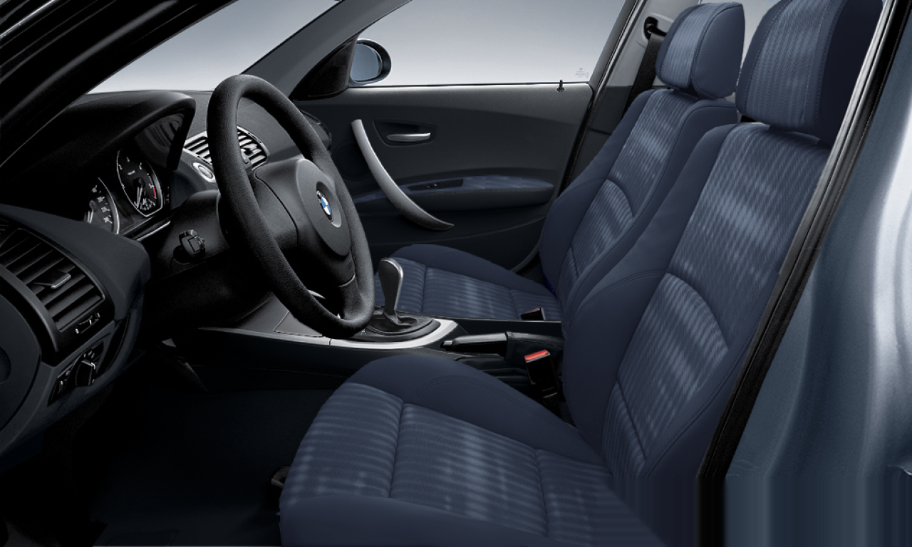 Interior of BMW 118i (E87), VIN WBAUF31040PR42878