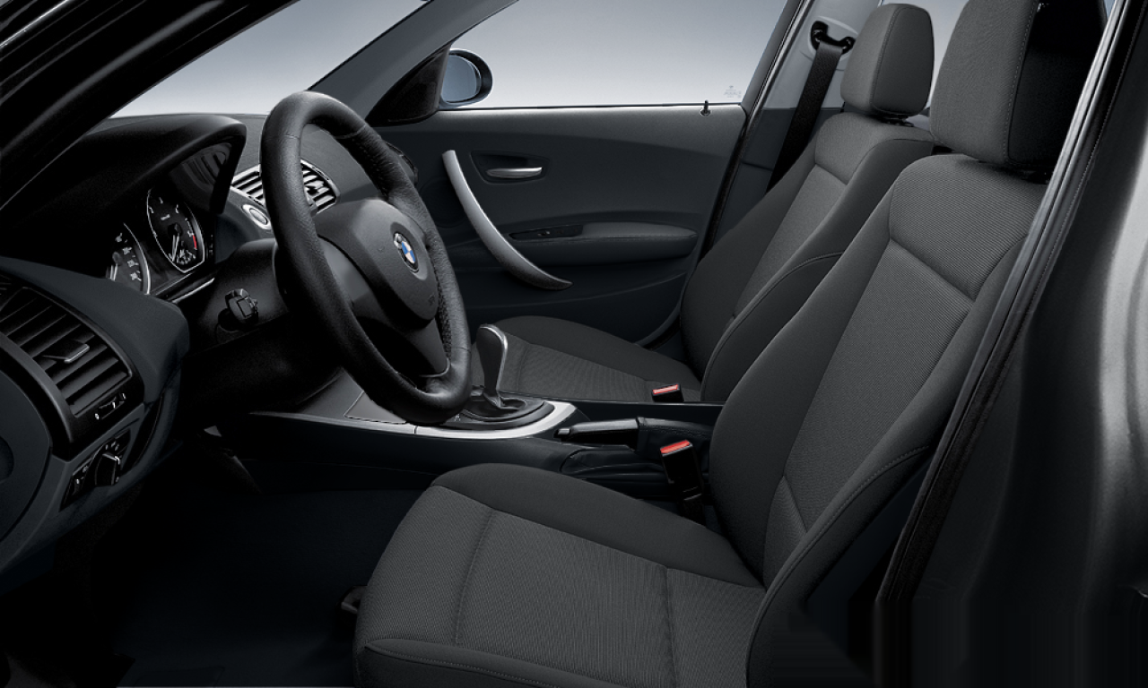 Interior of BMW 118i (E87), VIN WBAUF31070PS33944