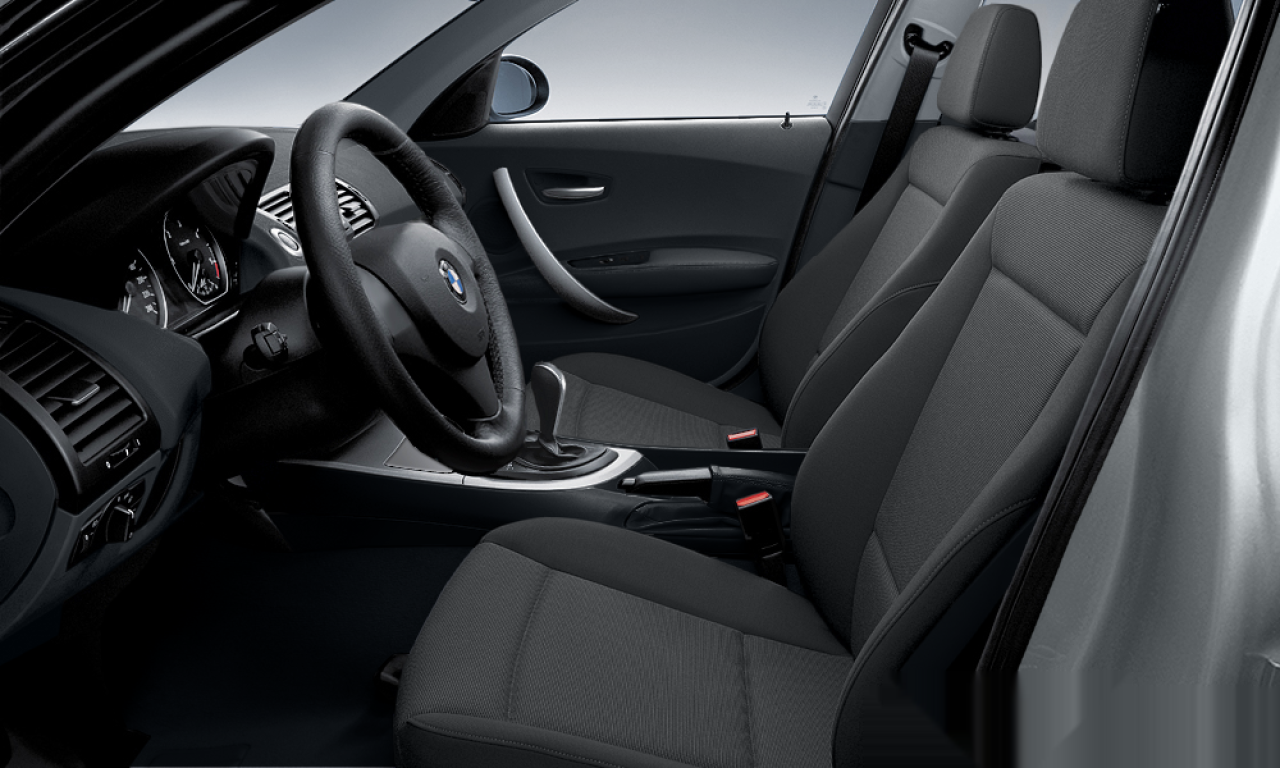 Interior of 2005 BMW 118i (E87), VIN WBAUF32070PR72133