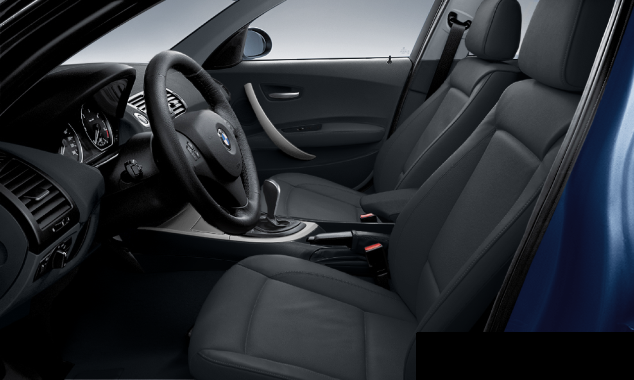 Interior of 2004 BMW 120i (E87), VIN WBAUF51090JT41304