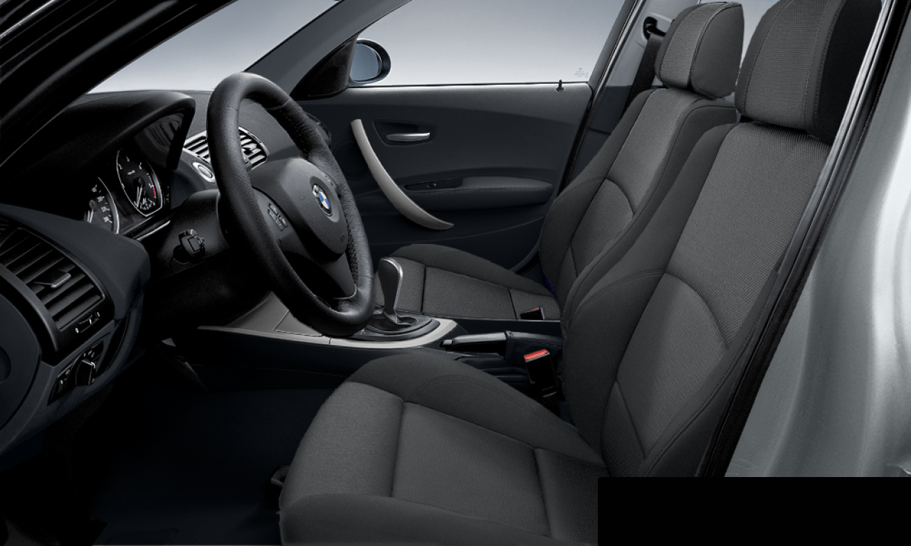 Interior of BMW 120i (E87), VIN WBAUF52050PM78705