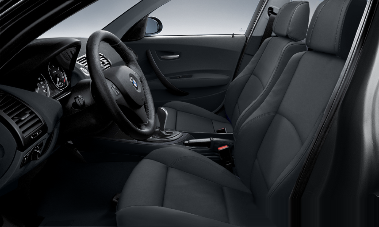 Interior of BMW 120i (E87), VIN WBAUF52090PM80067