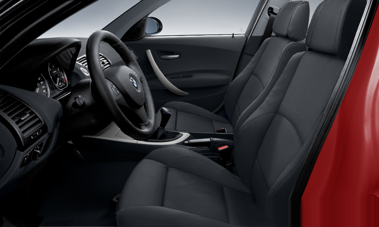 Interior of BMW 130i (E87), VIN WBAUF910X0PS78816