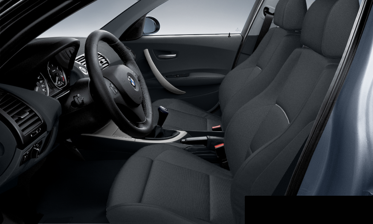 Interior of BMW 118d (E87), VIN WBAUG31020P060508
