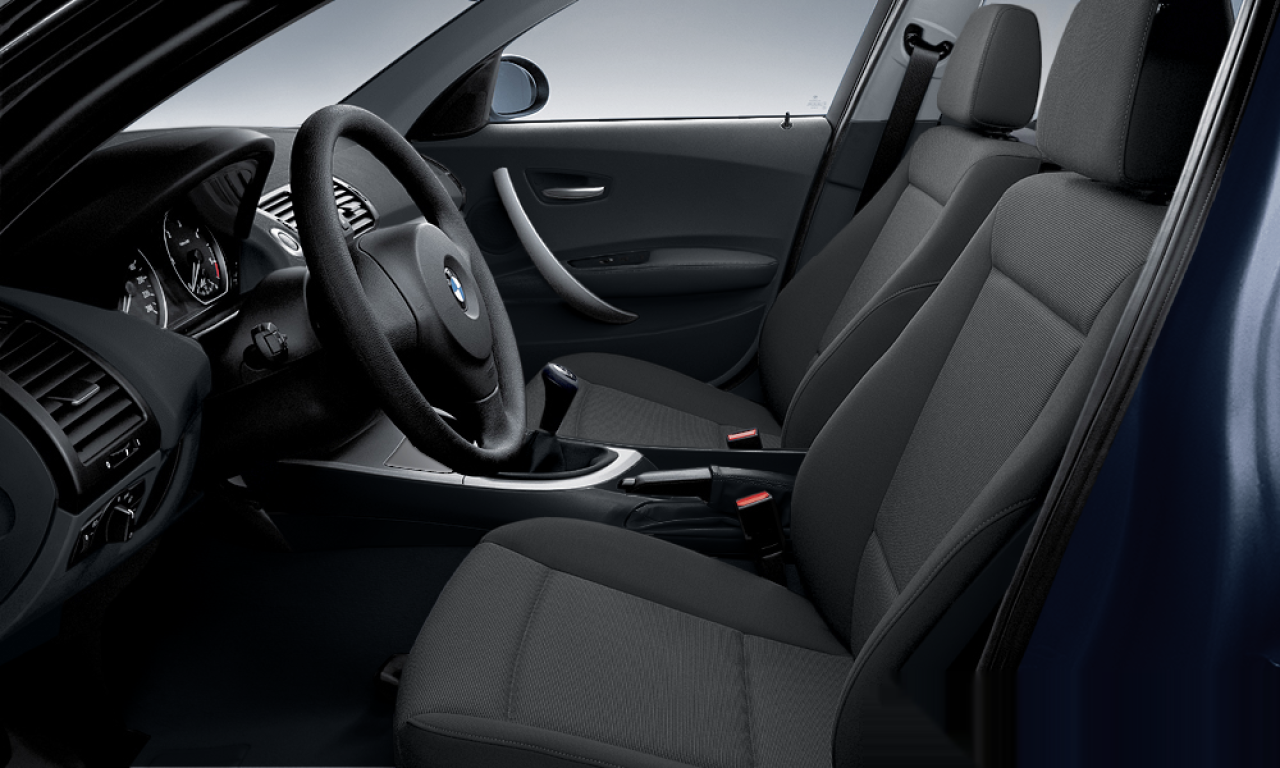 Interior of 2006 BMW 118d (E87), VIN WBAUG31030PU50923
