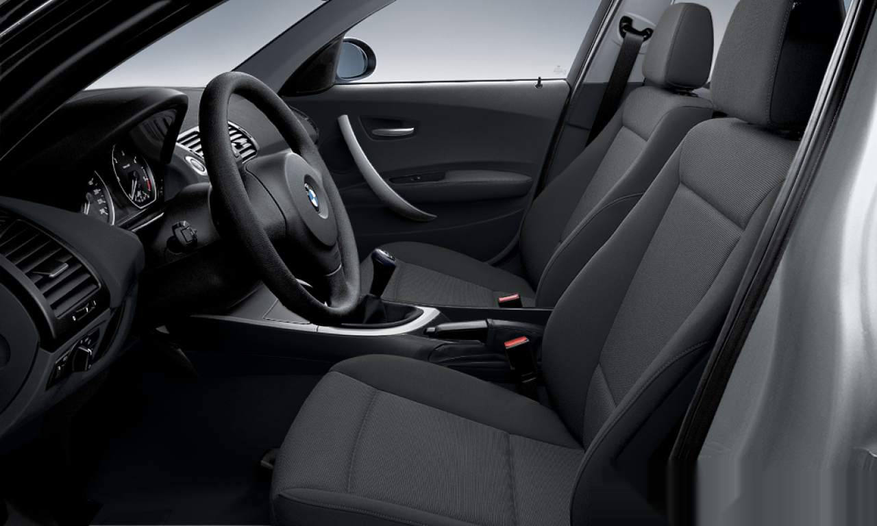 Interior of 2005 BMW 118d (E87), VIN WBAUG31040PU31362