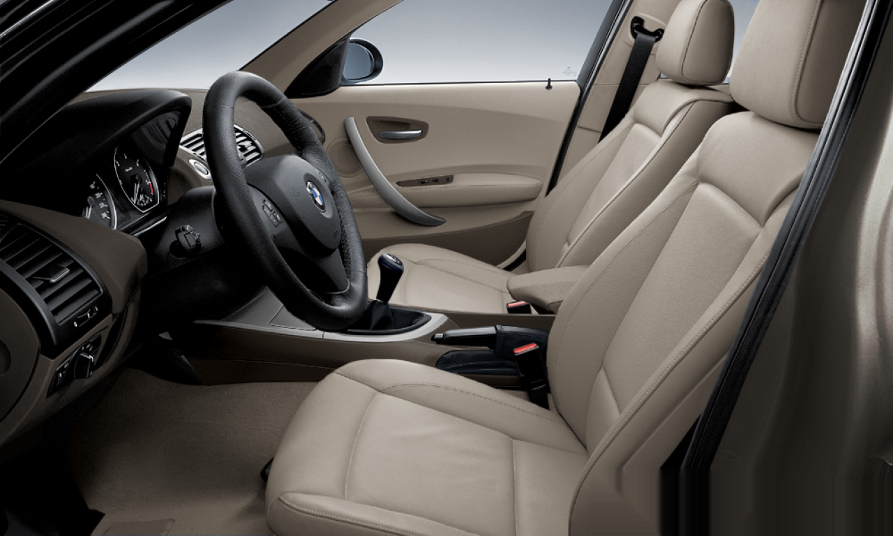 Interior of BMW 118d (E87), VIN WBAUG31060PU34196