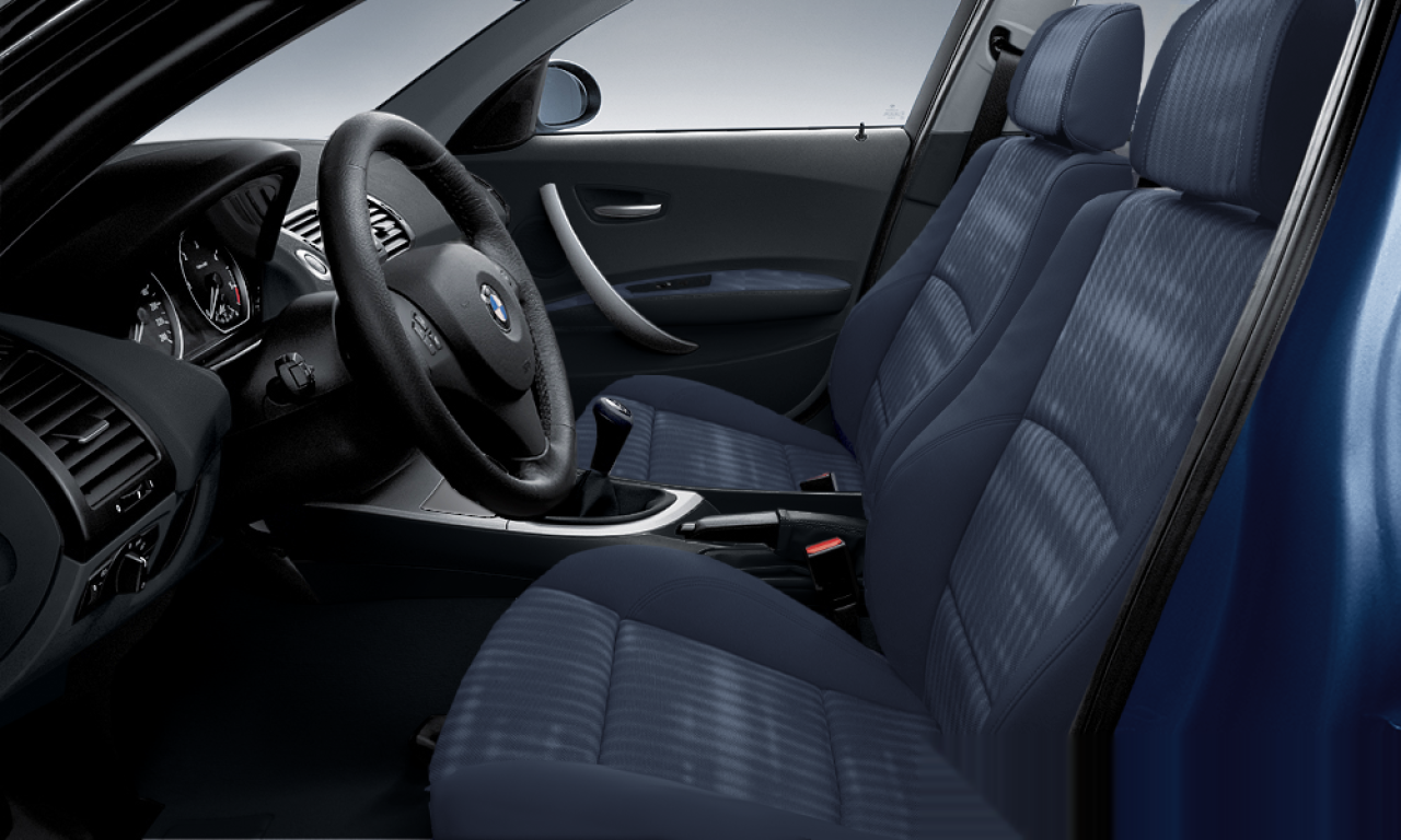 Interior of BMW 118d (E87), VIN WBAUG310X0PU59554