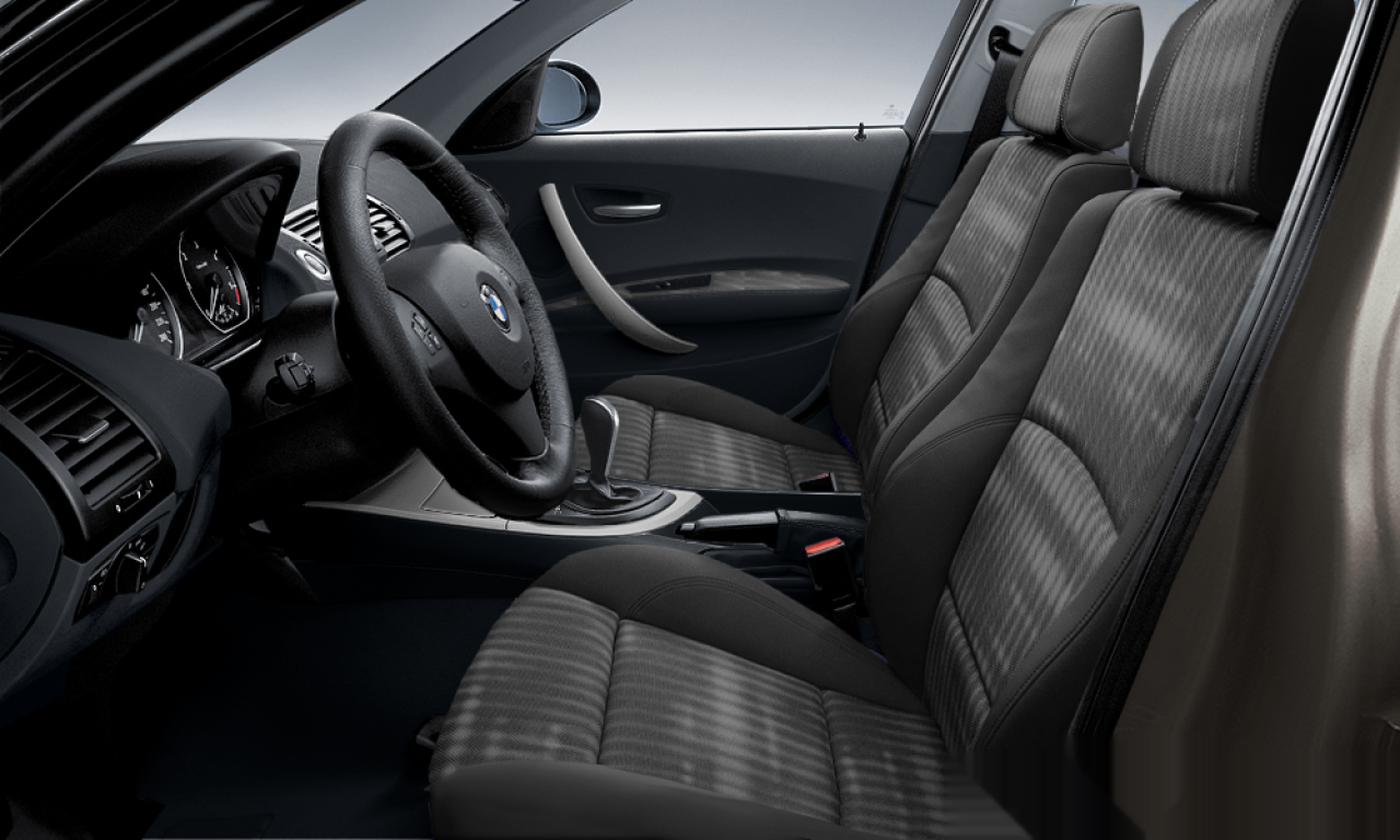 Interior of 2007 BMW 120d (E87), VIN WBAUG51000PW58656