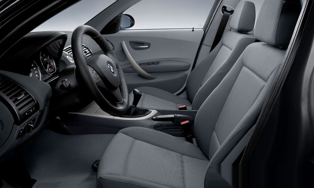 Interior of BMW 120d (E87), VIN WBAUG51010PV40499